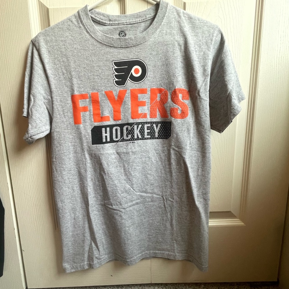 Gray Philadelphia Flyers T-shirt